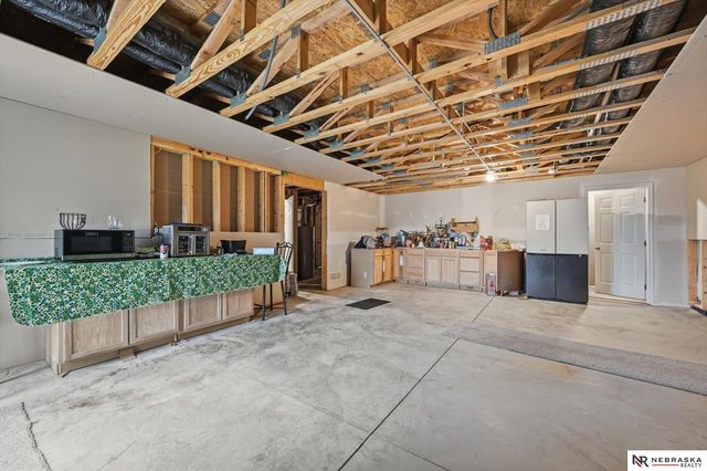 17710 Ogden Street, Omaha, NE 68116