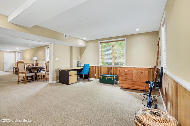 2811 Alta Vista Ct, Louisville, KY 40206