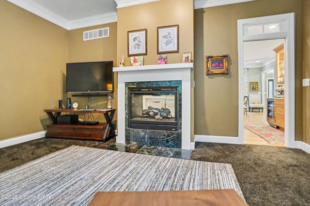 2811 Alta Vista Ct, Louisville, KY 40206