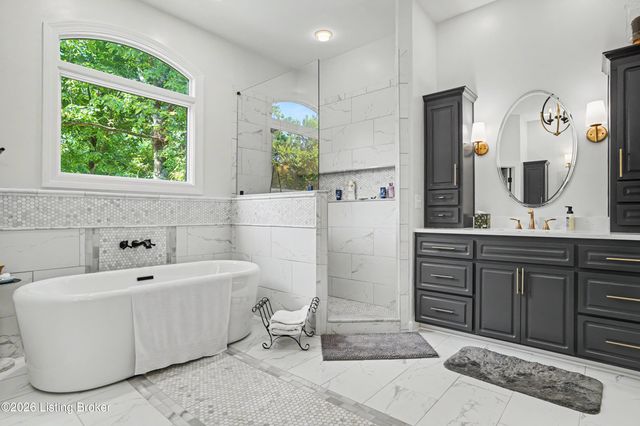 2811 Alta Vista Ct, Louisville, KY 40206