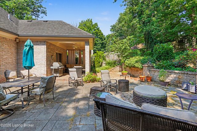 2811 Alta Vista Ct, Louisville, KY 40206