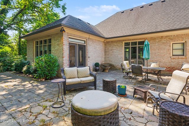 2811 Alta Vista Ct, Louisville, KY 40206