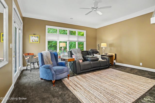 2811 Alta Vista Ct, Louisville, KY 40206