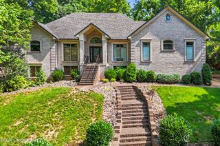 2811 Alta Vista Ct, Louisville, KY 40206