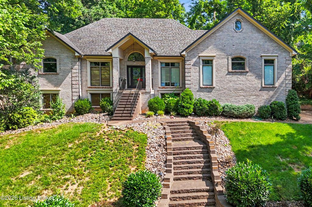 2811 Alta Vista Ct, Louisville, KY 40206