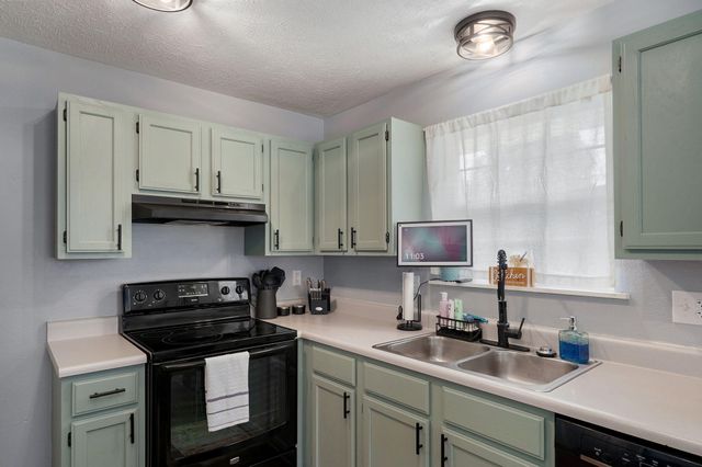 405 Lynn Drive, Clever, MO 65631