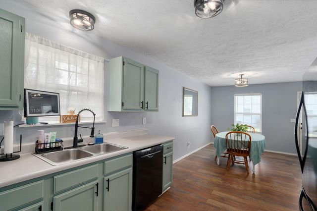 405 Lynn Drive, Clever, MO 65631