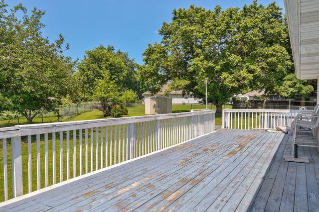 405 Lynn Drive, Clever, MO 65631