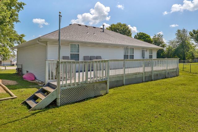 405 Lynn Drive, Clever, MO 65631