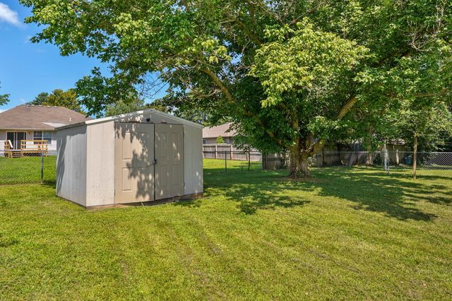 405 Lynn Drive, Clever, MO 65631