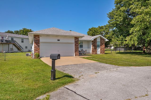 405 Lynn Drive, Clever, MO 65631