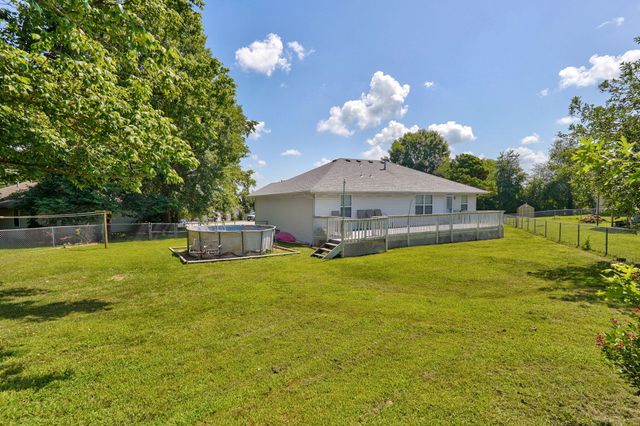 405 Lynn Drive, Clever, MO 65631