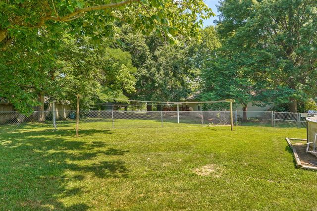 405 Lynn Drive, Clever, MO 65631