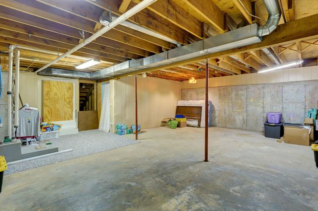 405 Lynn Drive, Clever, MO 65631