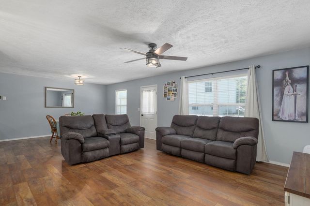 405 Lynn Drive, Clever, MO 65631