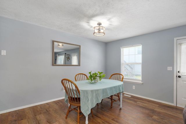 405 Lynn Drive, Clever, MO 65631