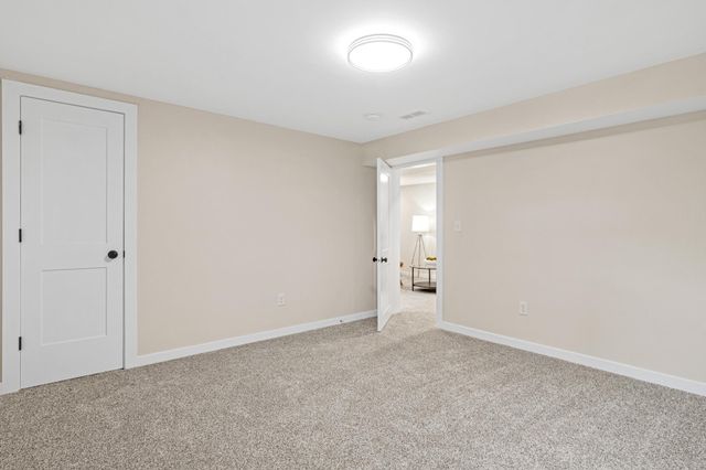 621 5th Avenue S, Hopkins, MN 55343