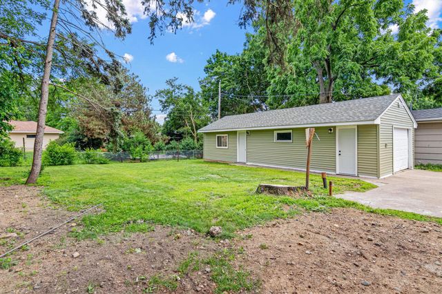 621 5th Avenue S, Hopkins, MN 55343