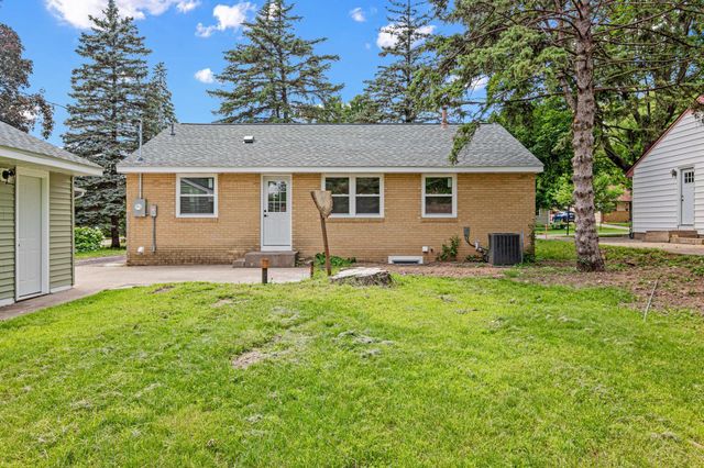 621 5th Avenue S, Hopkins, MN 55343