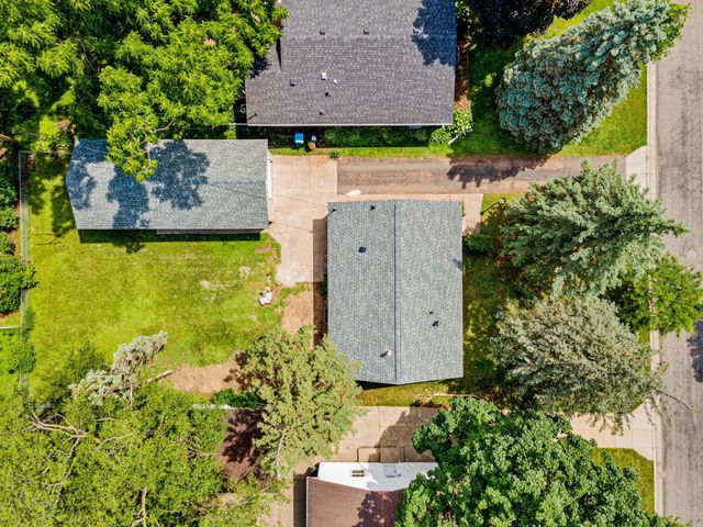 621 5th Avenue S, Hopkins, MN 55343