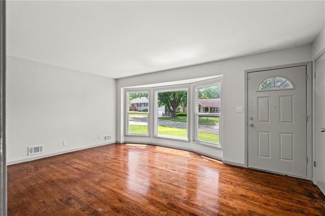 7323 Maywood Avenue, Raytown, MO 64113