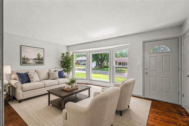 7323 Maywood Avenue, Raytown, MO 64113