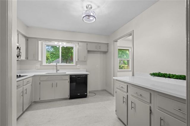 7323 Maywood Avenue, Raytown, MO 64113