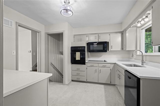 7323 Maywood Avenue, Raytown, MO 64113
