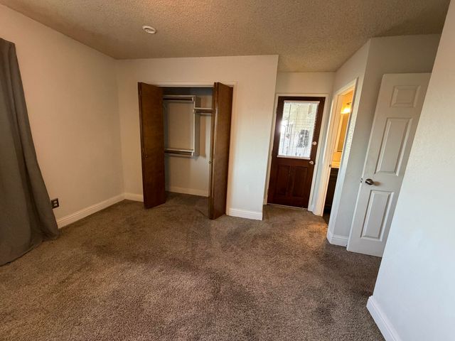 1150 E Ben Franklin Avenue E, Tulare, CA 93274