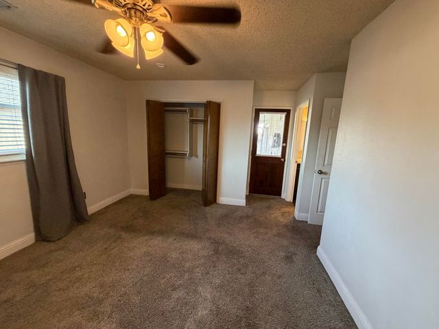 1150 E Ben Franklin Avenue E, Tulare, CA 93274