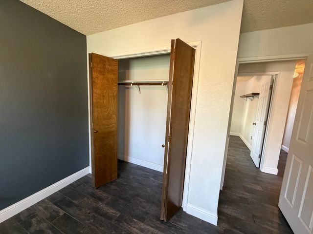 1150 E Ben Franklin Avenue E, Tulare, CA 93274