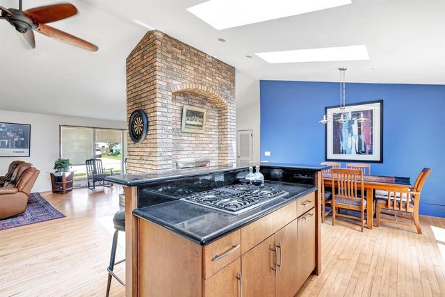 1131 ST AGNES DRIVE, Green Bay, WI 54304
