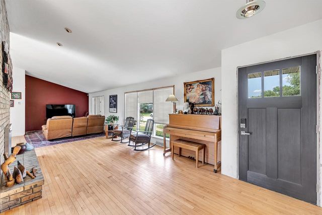 1131 ST AGNES DRIVE, Green Bay, WI 54304