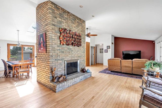 1131 ST AGNES DRIVE, Green Bay, WI 54304