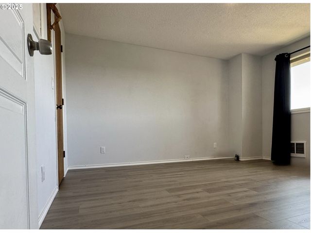 187 STONEWAY Dr Nw, Salem, OR 97304