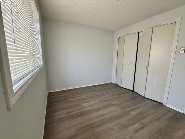 187 STONEWAY Dr Nw, Salem, OR 97304