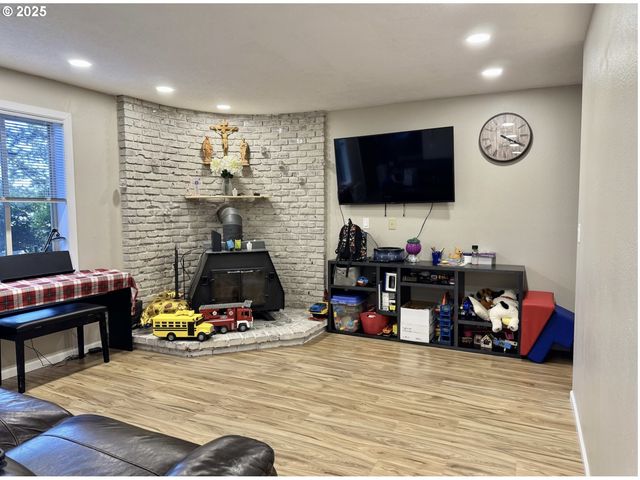 187 STONEWAY Dr Nw, Salem, OR 97304