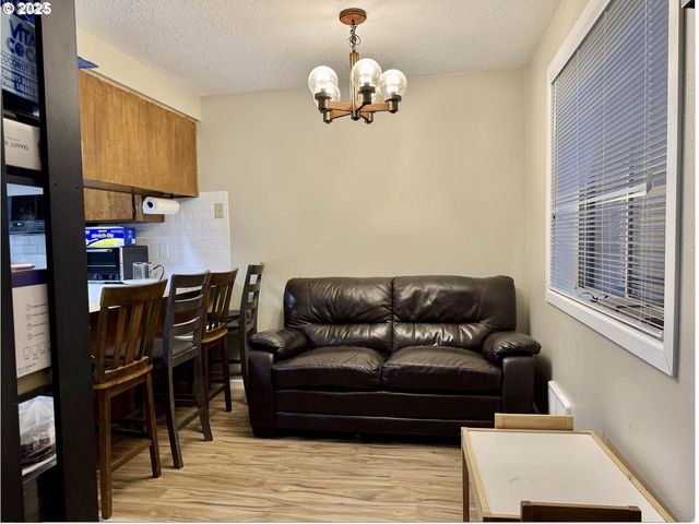 187 STONEWAY Dr Nw, Salem, OR 97304