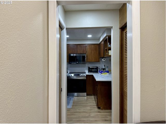 187 STONEWAY Dr Nw, Salem, OR 97304