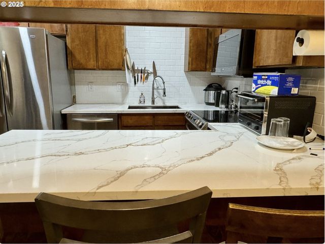 187 STONEWAY Dr Nw, Salem, OR 97304