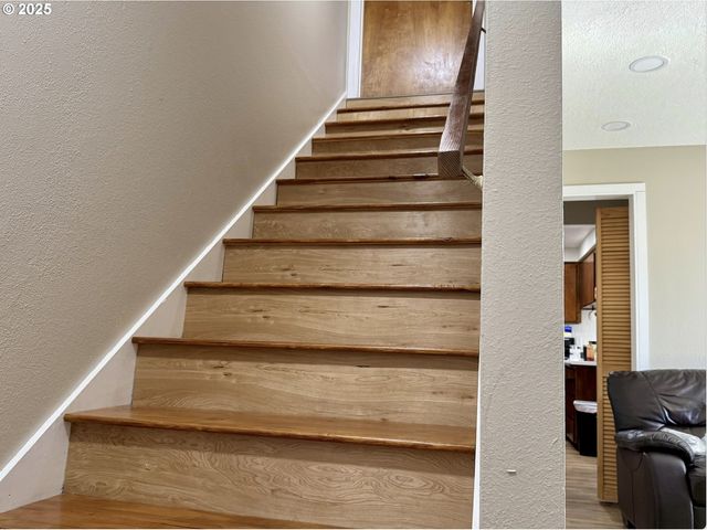 187 STONEWAY Dr Nw, Salem, OR 97304