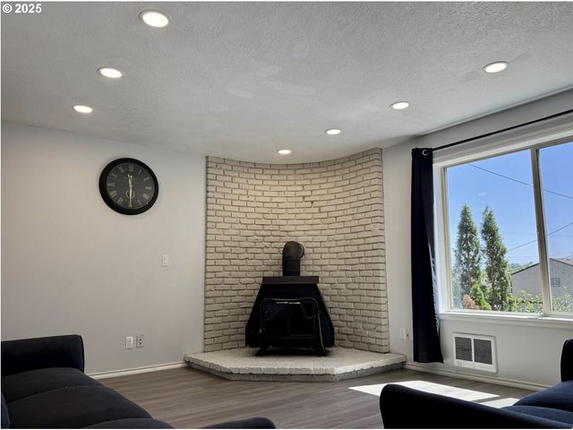 187 STONEWAY Dr Nw, Salem, OR 97304