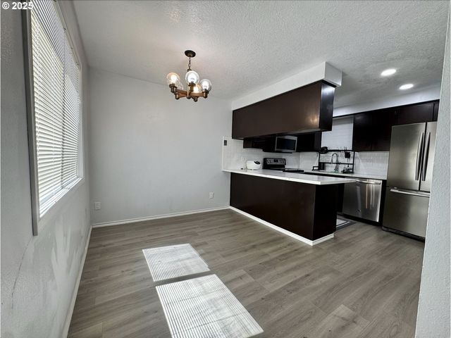 187 STONEWAY Dr Nw, Salem, OR 97304