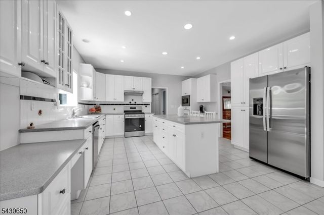 1020 Sunset Rdg, Bridgewater Twp., NJ 08807
