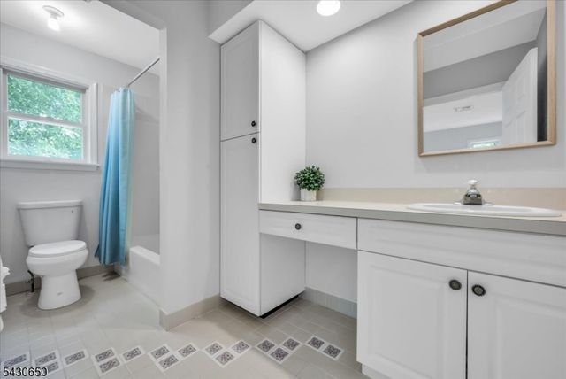 1020 Sunset Rdg, Bridgewater Twp., NJ 08807