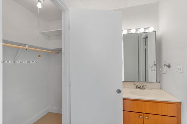 7135 Collins Ave 613, Miami Beach, FL 33141