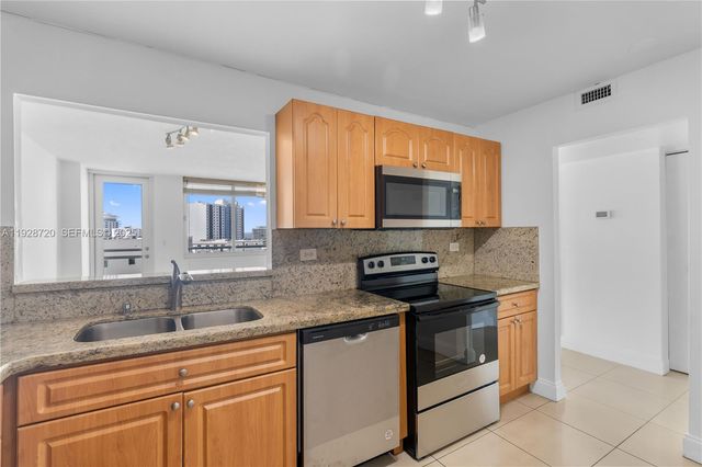 7135 Collins Ave 613, Miami Beach, FL 33141