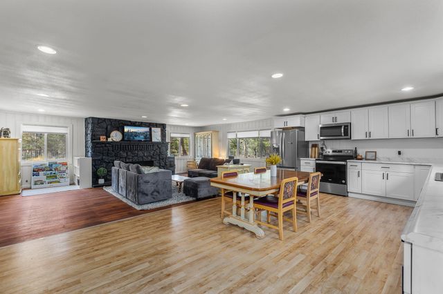 51273 Parker Road, La Pine, OR 97739