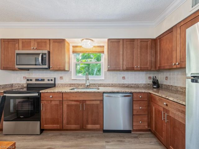 940 3rd ST S # 104, Naples, FL 34102