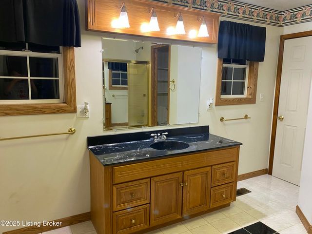 6687 Woods Pike, Pleasureville, KY 40057